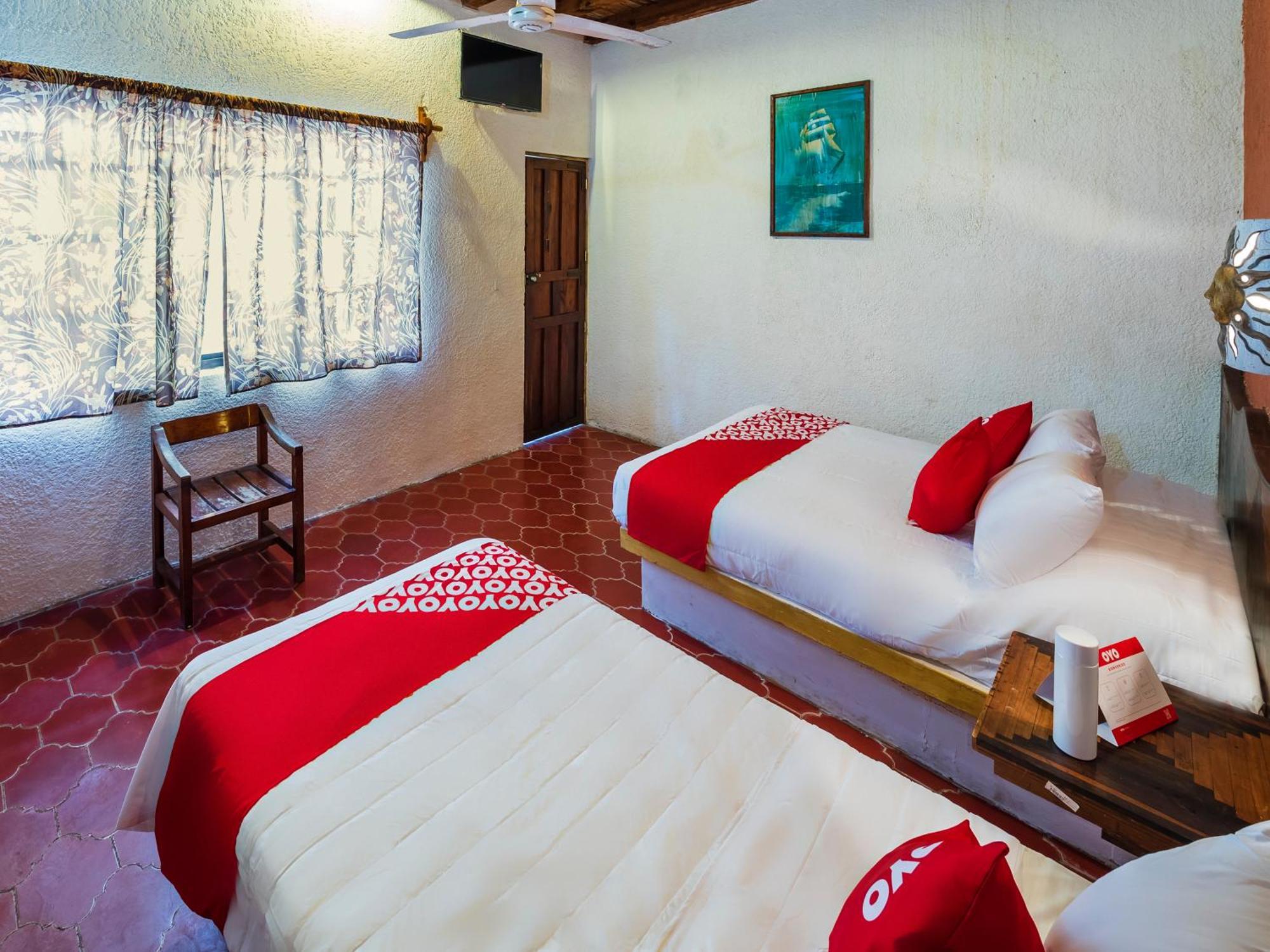 Oyo Hotel Sands Barra de Navidad Exterior photo