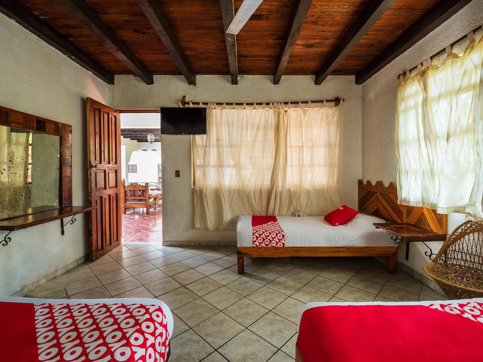 Oyo Hotel Sands Barra de Navidad Exterior photo