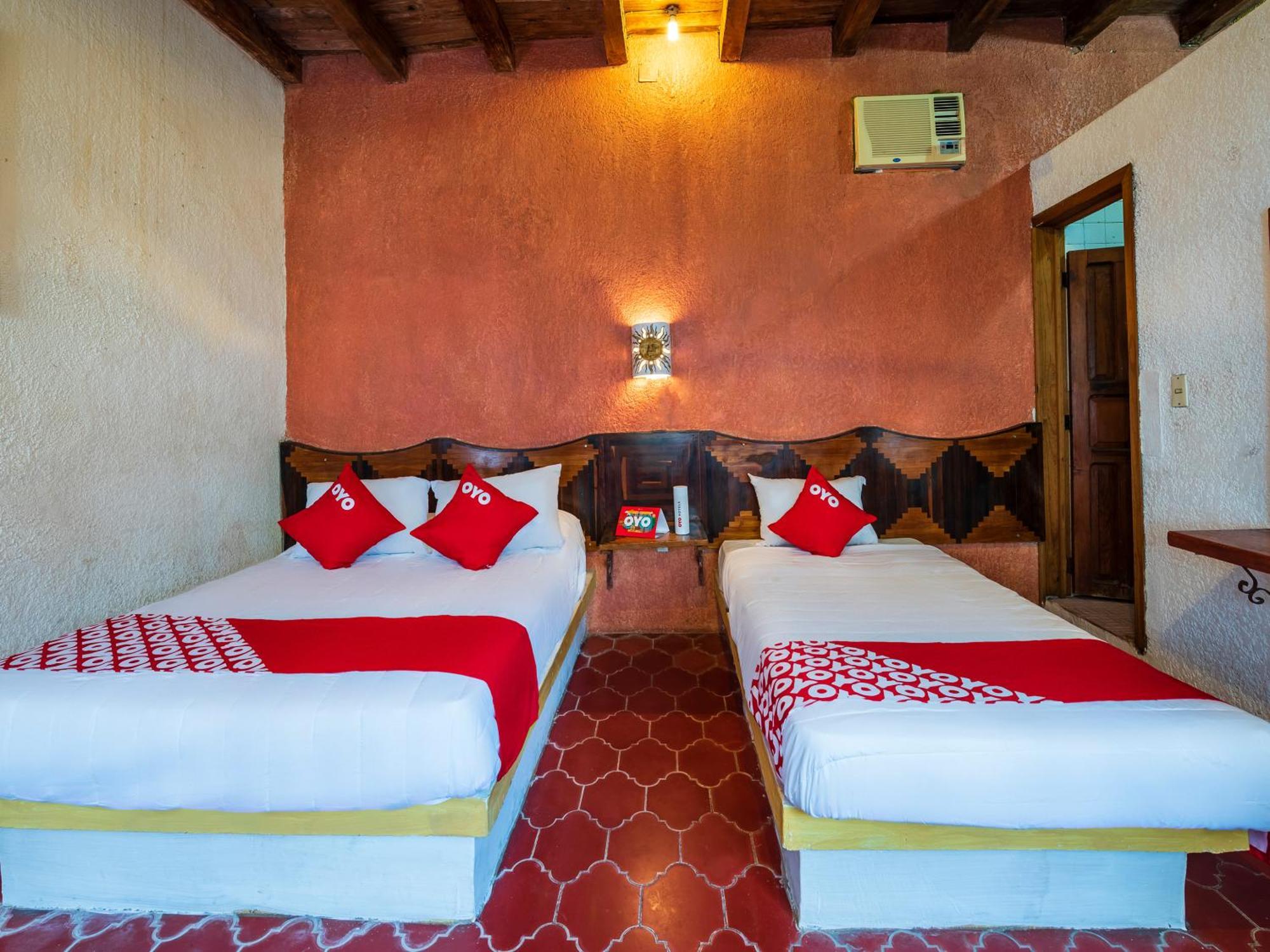 Oyo Hotel Sands Barra de Navidad Exterior photo