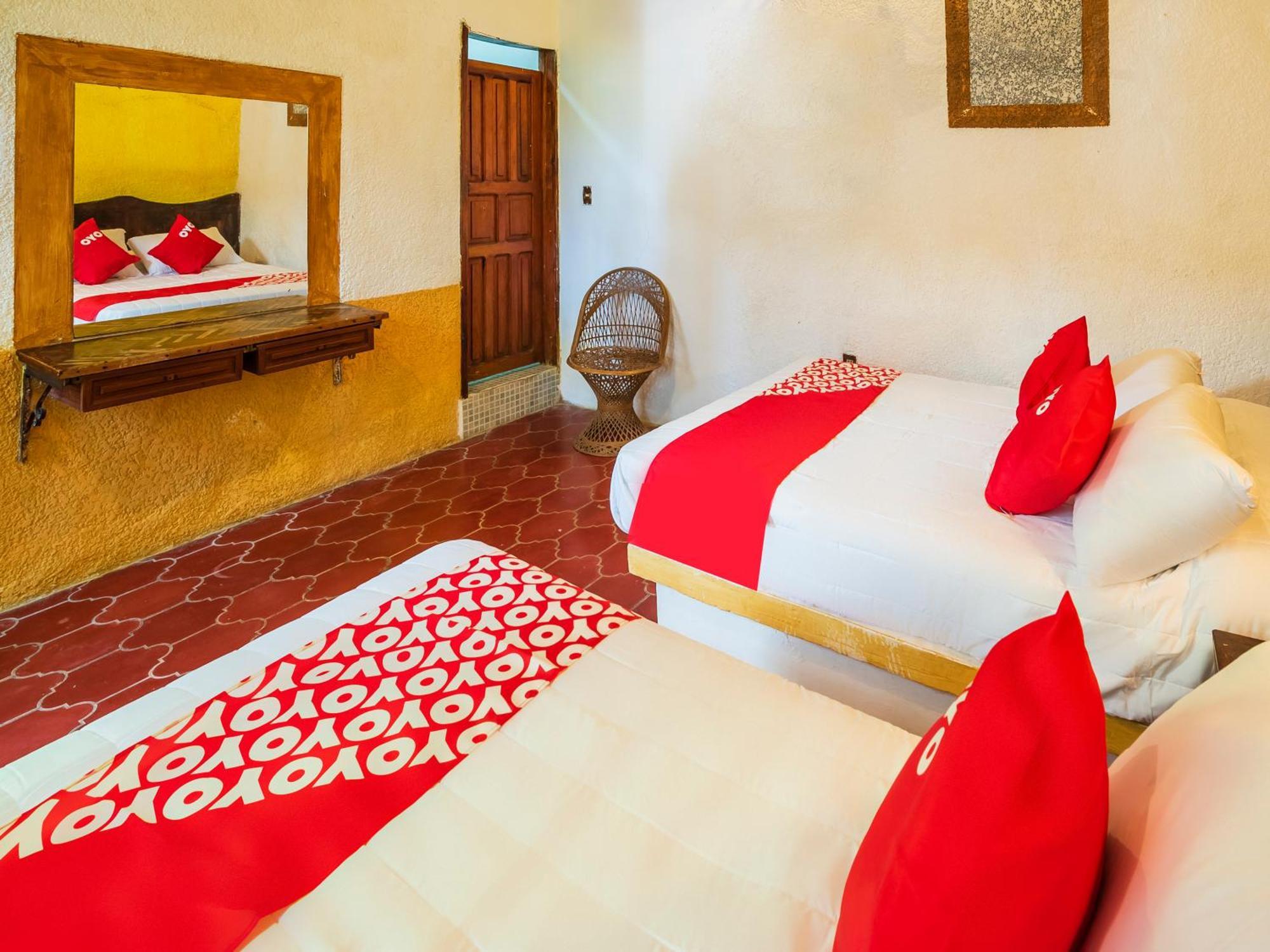 Oyo Hotel Sands Barra de Navidad Exterior photo