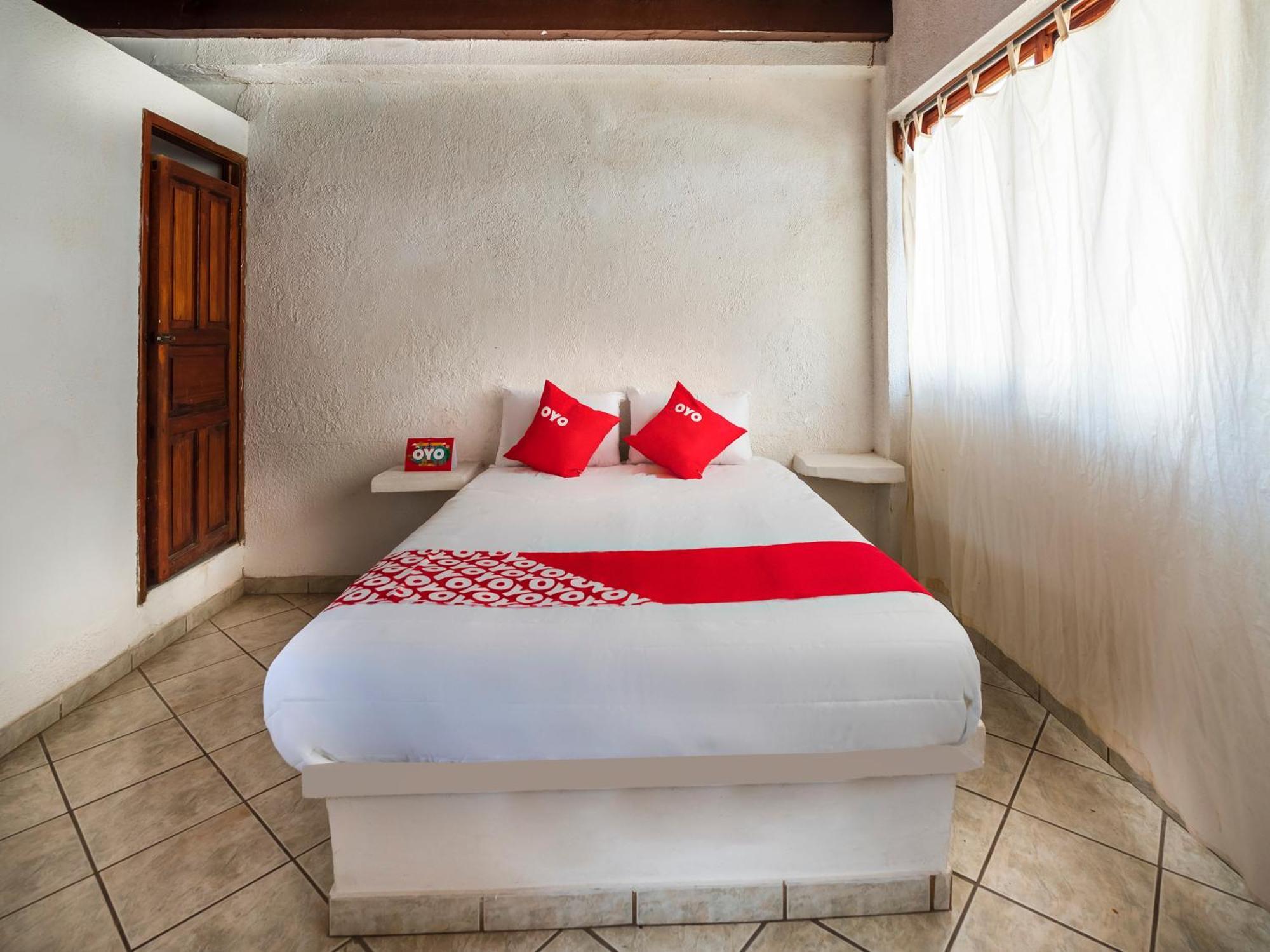 Oyo Hotel Sands Barra de Navidad Exterior photo